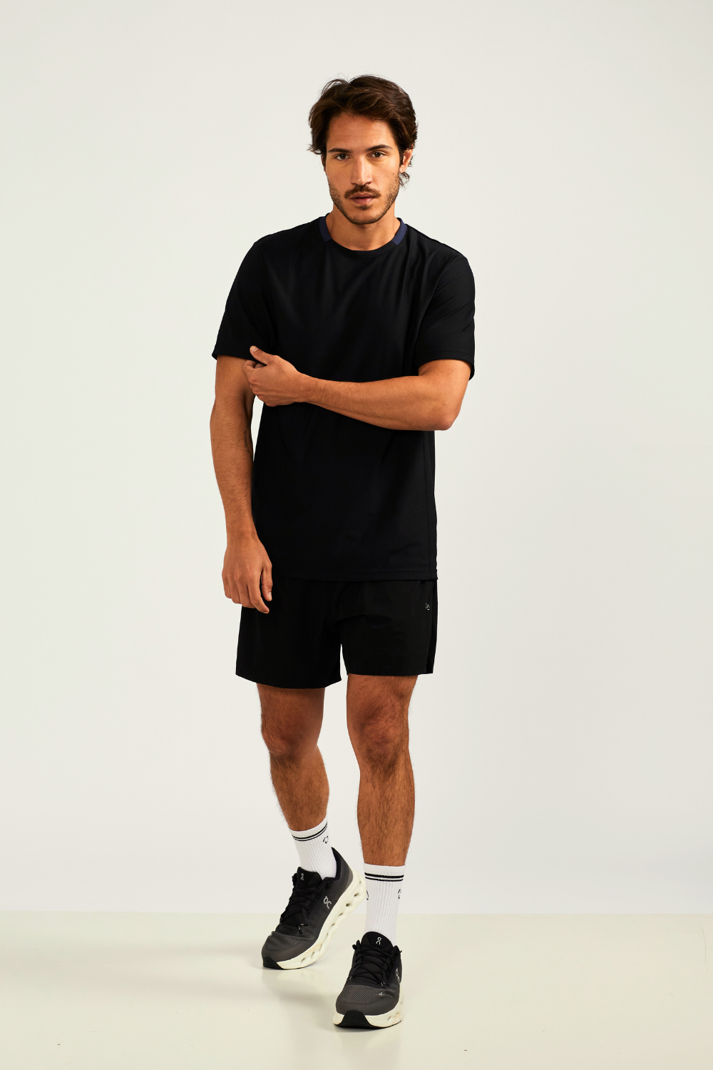 CAMISETA POLIAMIDA SIDE CUT PRETO